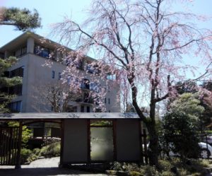 ホテルの庭園への入り口
